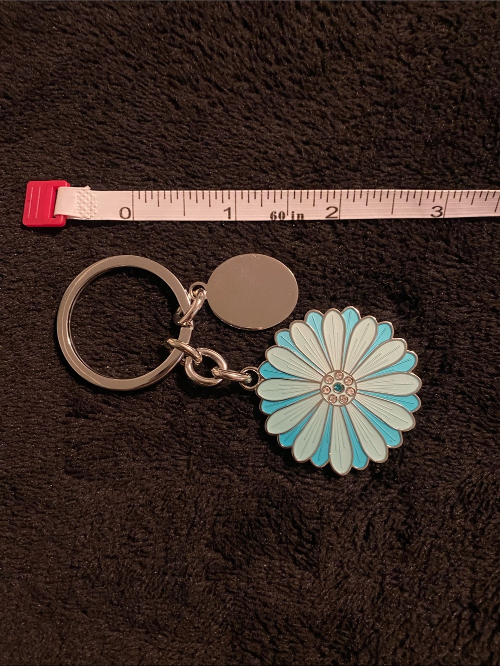 Things Remembered blue and White Daisy Keychain